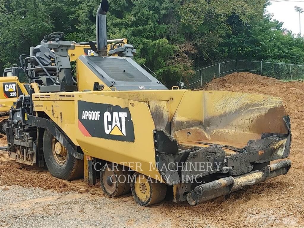 CAT AP600F Finisseur