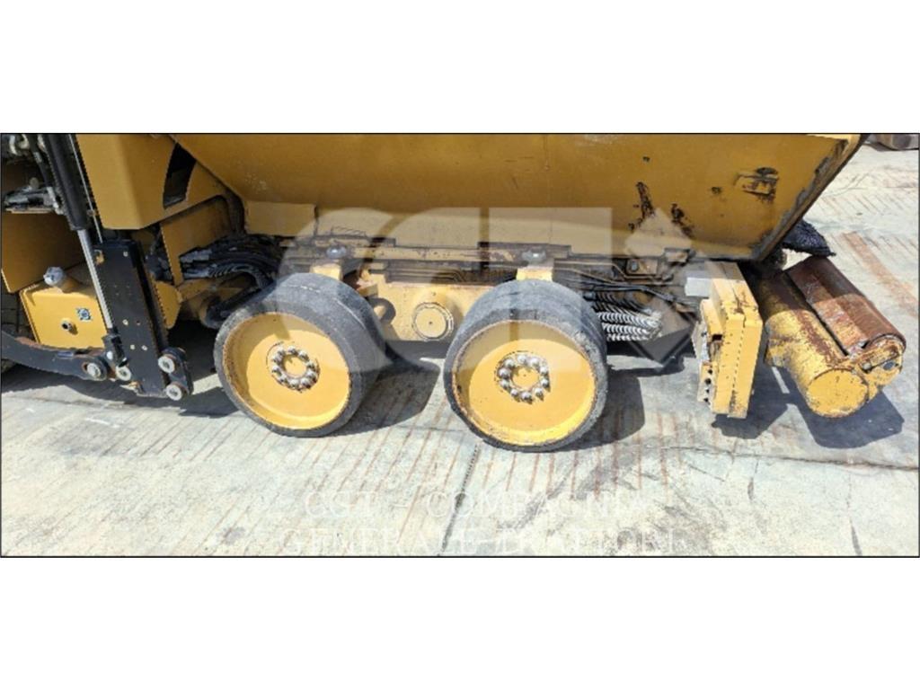 CAT AP600F Finisseur