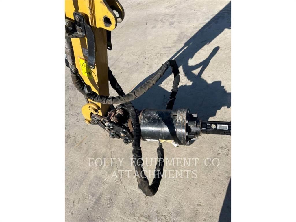 CAT AU303A19B Pelle sur chenilles