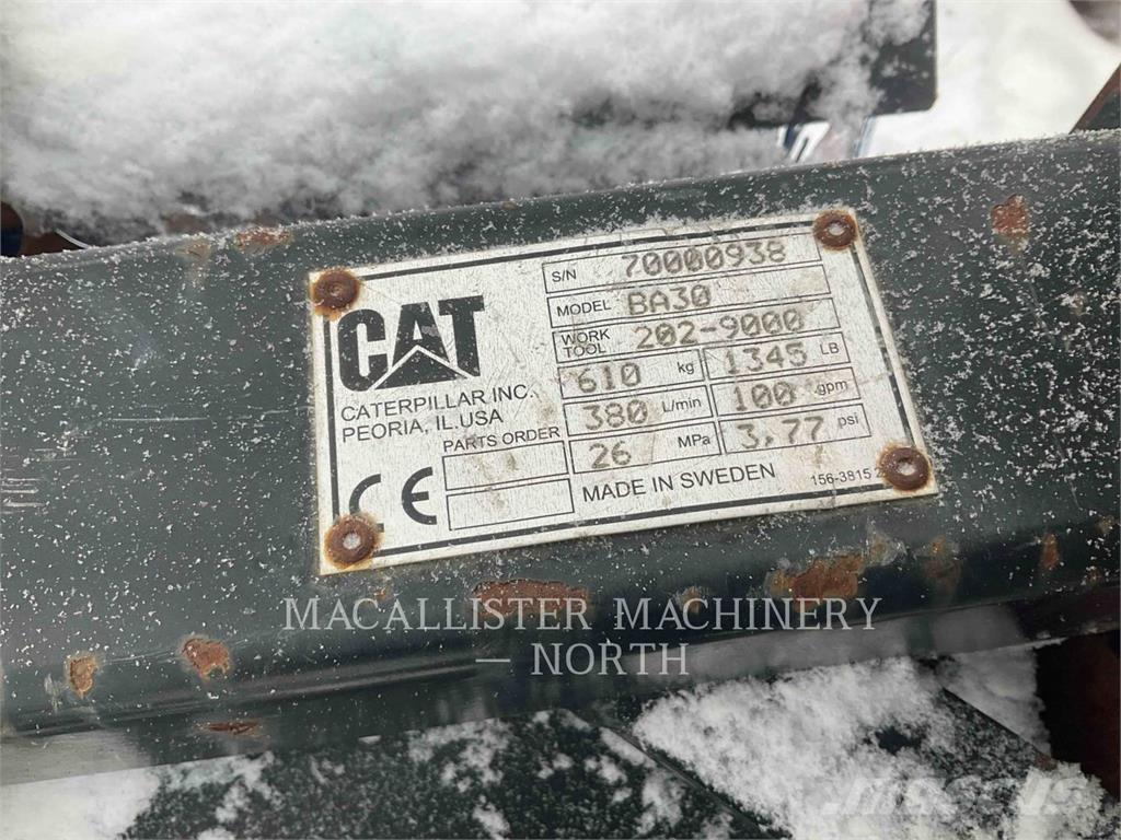 CAT BA30 Balayeuse / Autolaveuse