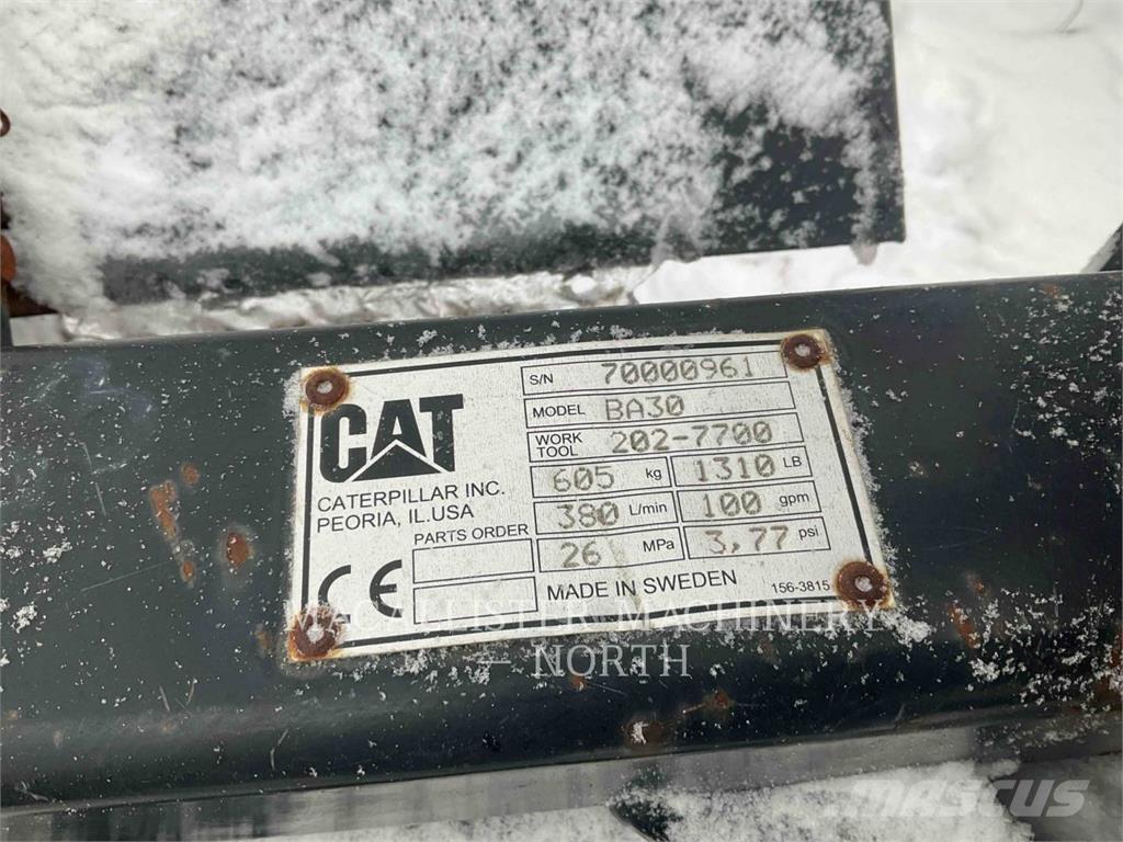 CAT BA30 Balayeuse / Autolaveuse