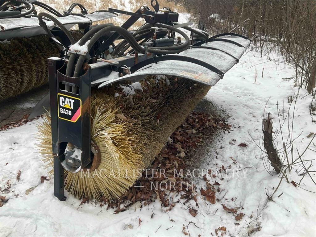 CAT BA30 Balayeuse / Autolaveuse