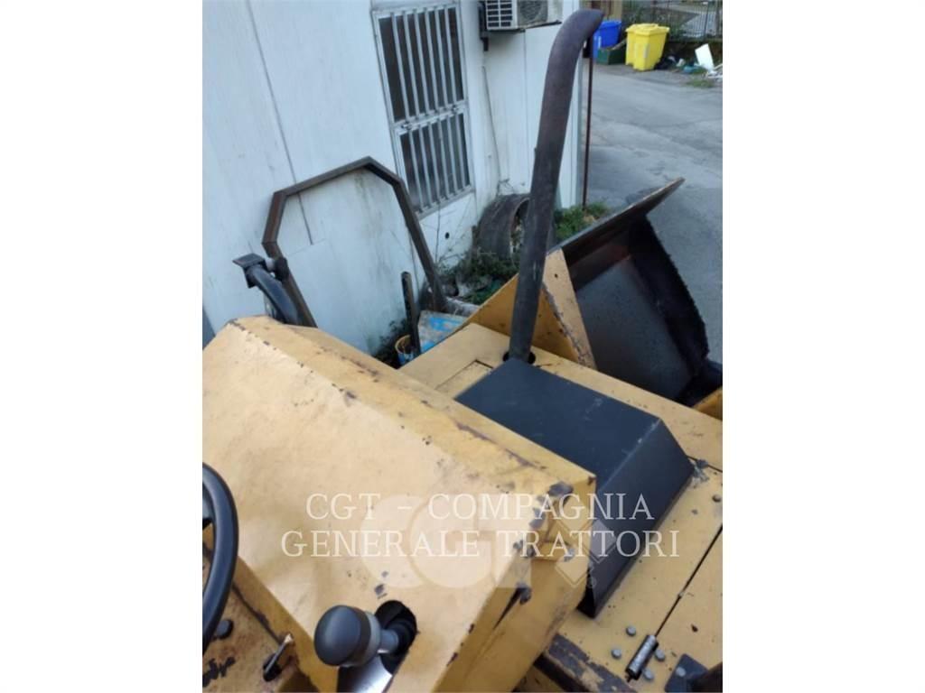 CAT BB730 Finisseur
