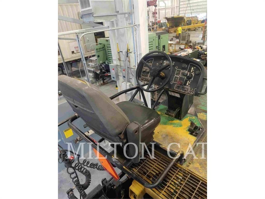 CAT BG-2455D Finisseur