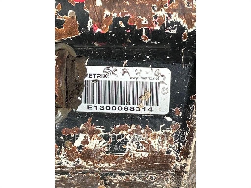 CAT BK300P15 Pelle sur chenilles