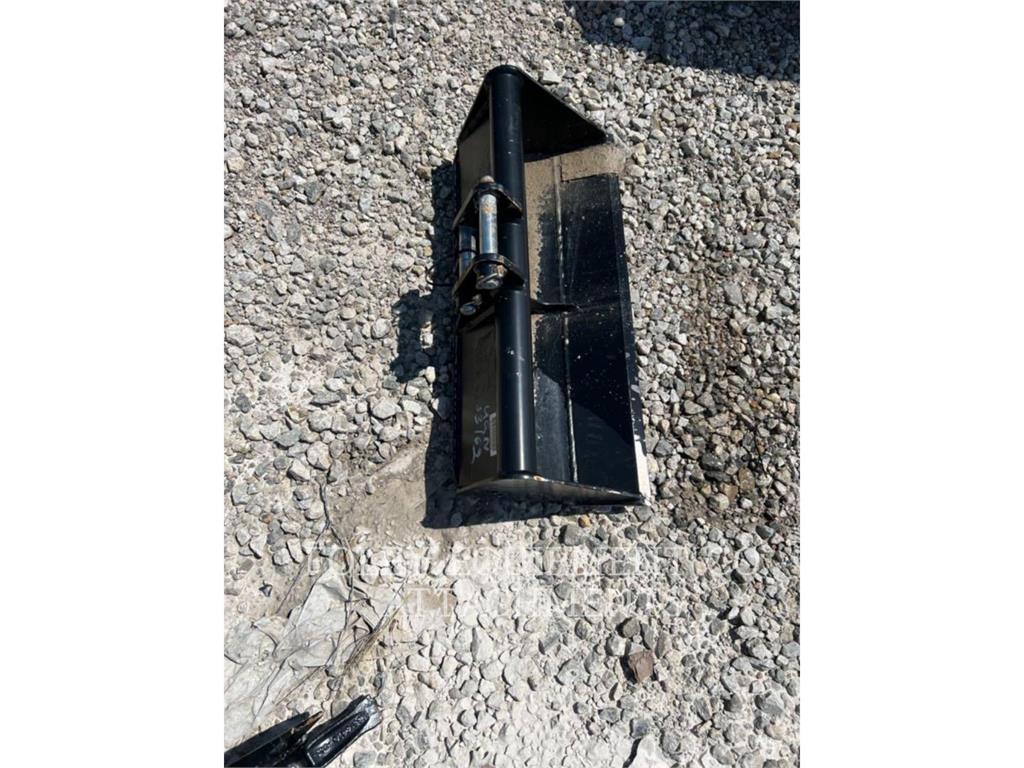 CAT BK300P28 Pelle sur chenilles