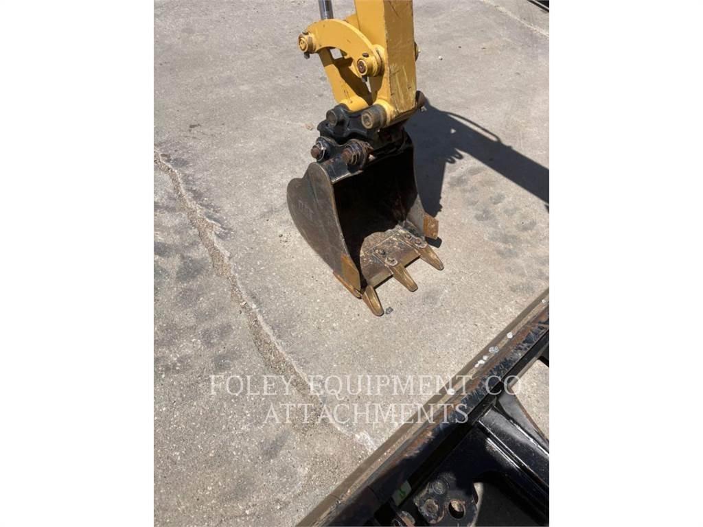 CAT BK302P18 Pelle sur chenilles
