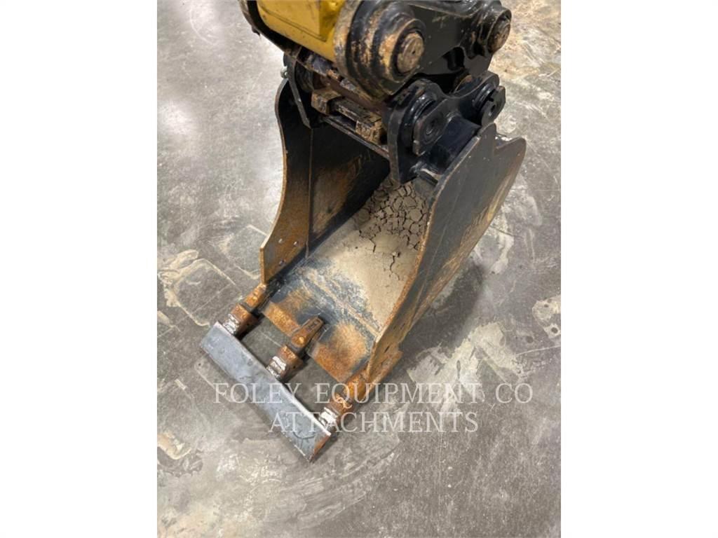CAT BK303P16 Pelle sur chenilles