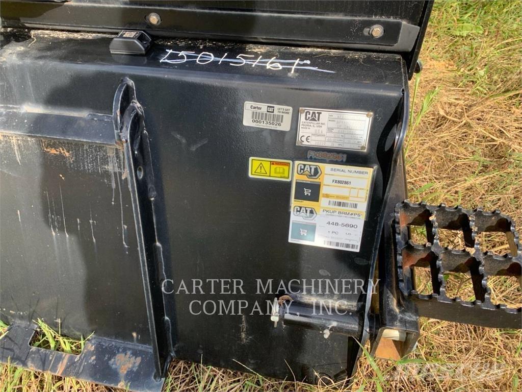 CAT BP118C Balayeuse / Autolaveuse