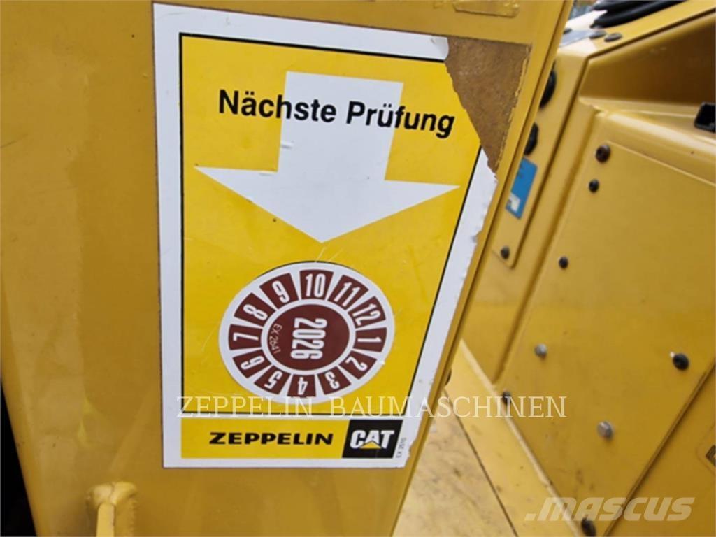 CAT CB1.7 Compacteur de sol