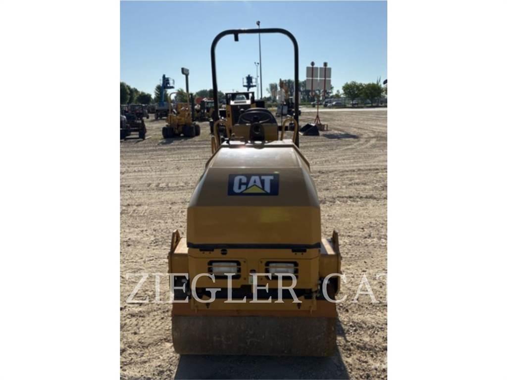 CAT CB1.8 Compacteur de sol