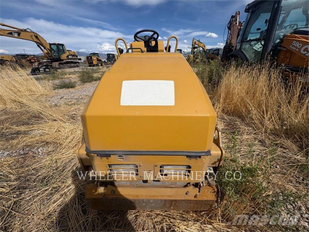 CAT CB1.8 Tractopelle