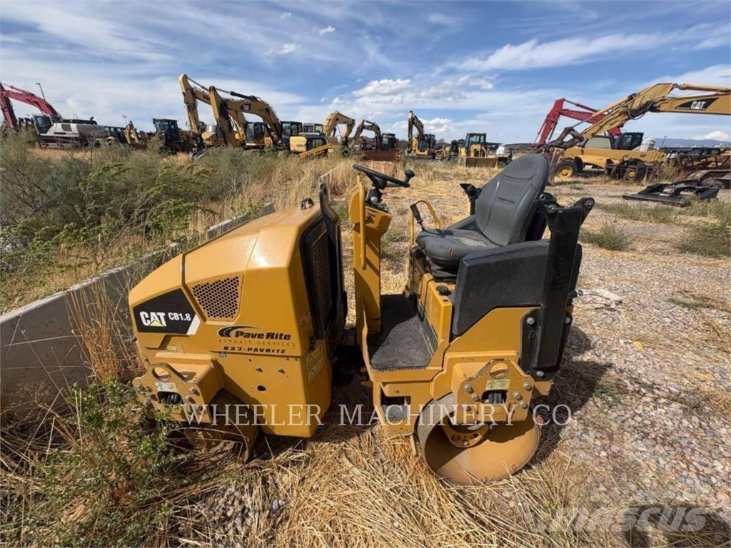 CAT CB1.8 Tractopelle