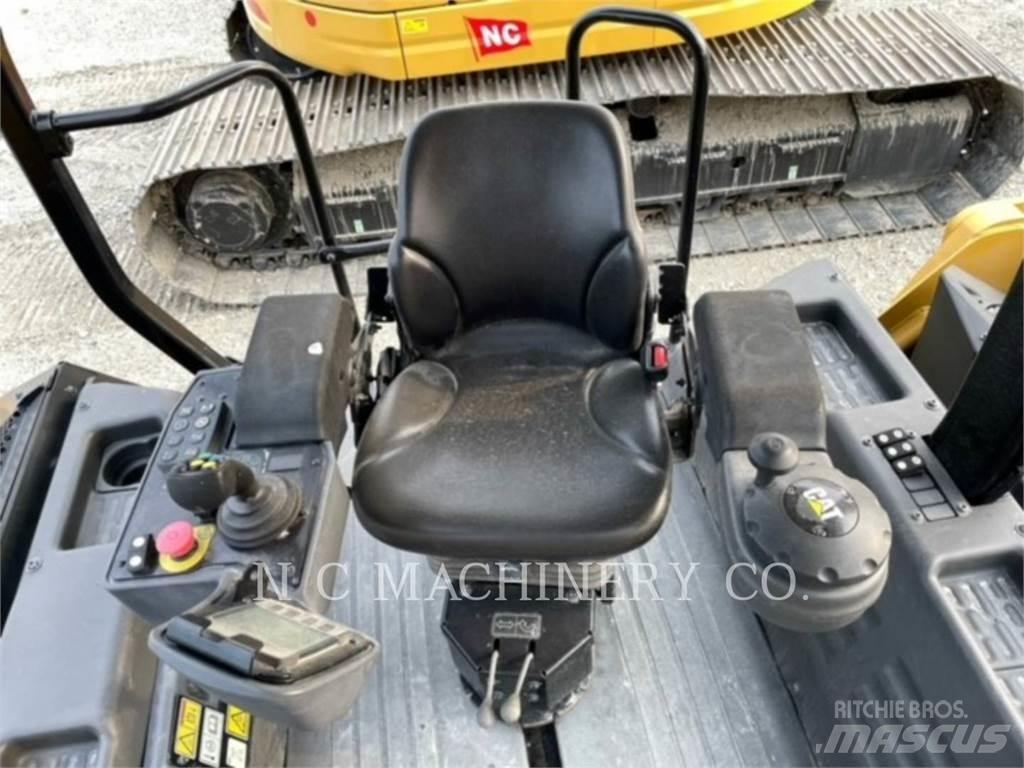 CAT CB10 Finisseur