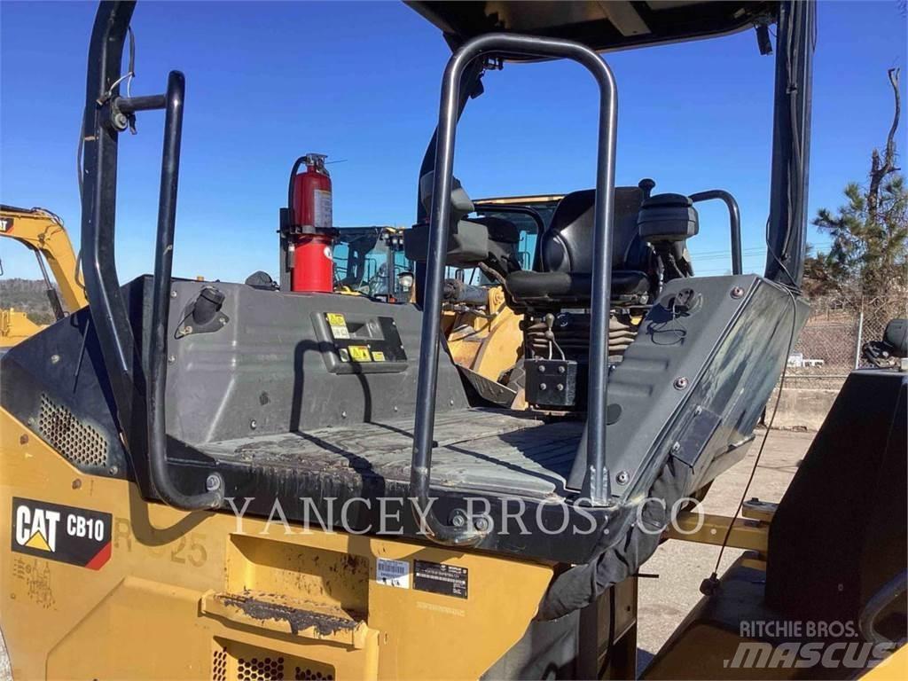 CAT CB10 Compacteur de sol