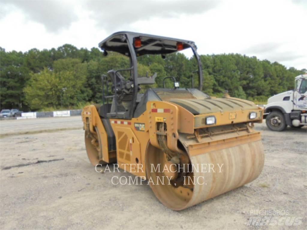 CAT CB10 Compacteur de sol