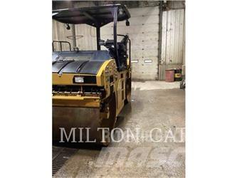 CAT CB13 Compacteur de sol
