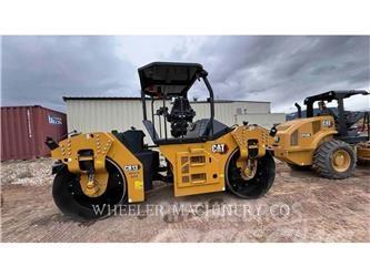 CAT CB13 Rouleaux tandem
