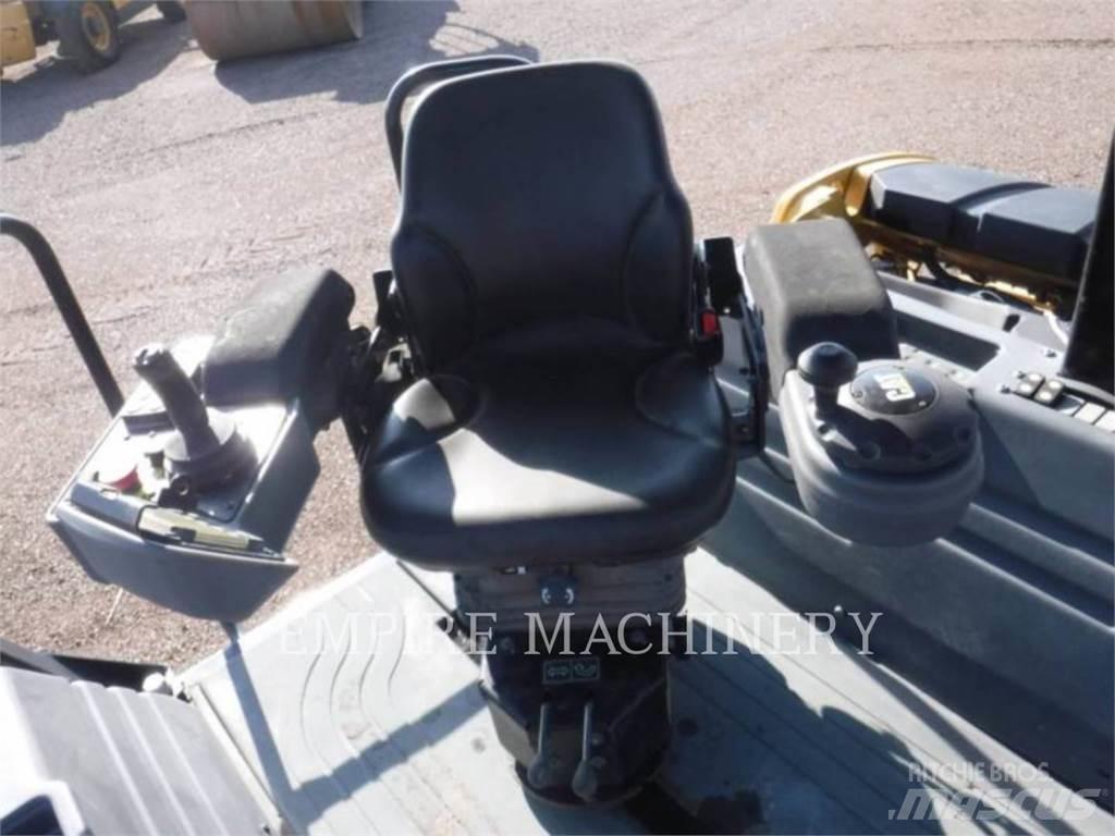 CAT CB13 Rouleaux tandem