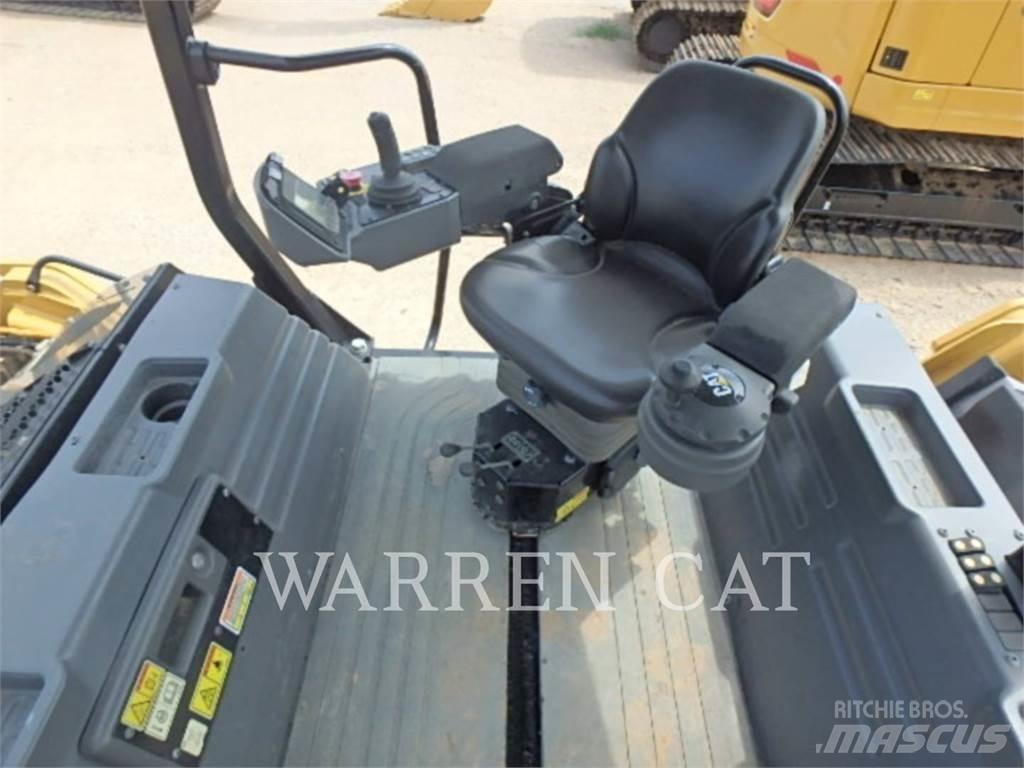 CAT CB13 Finisseur