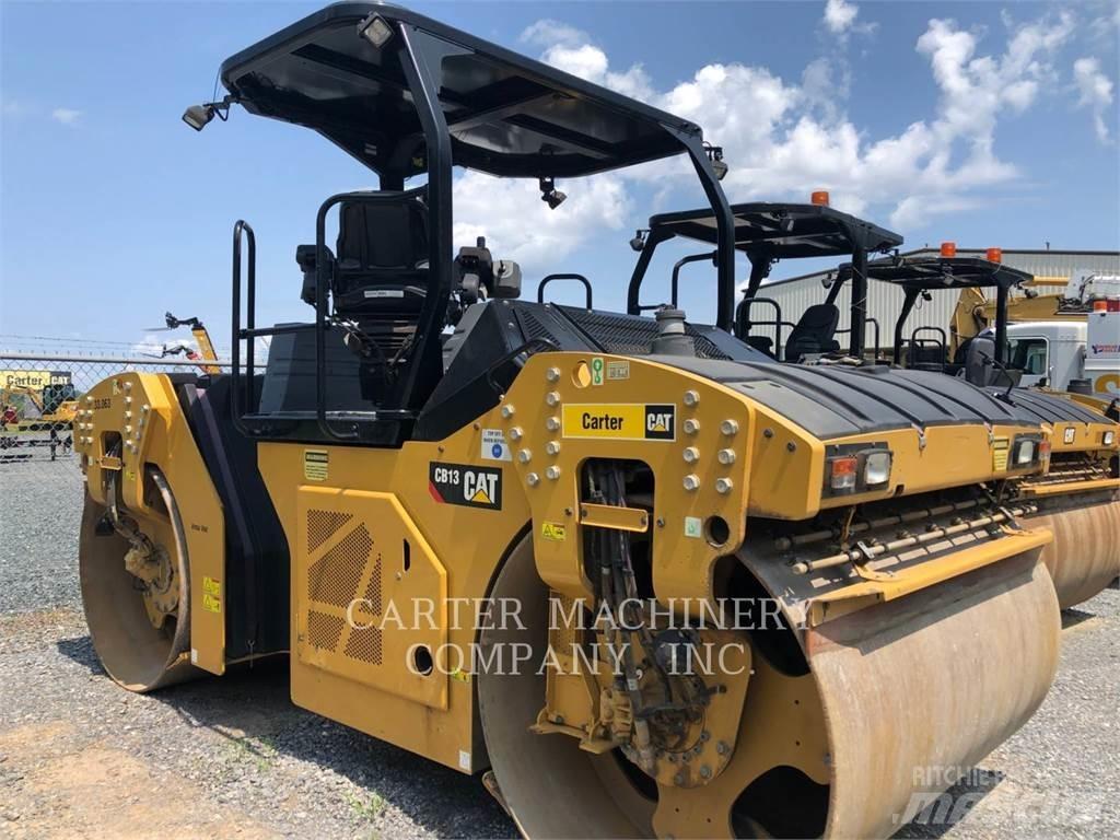 CAT CB13 Compacteur de sol