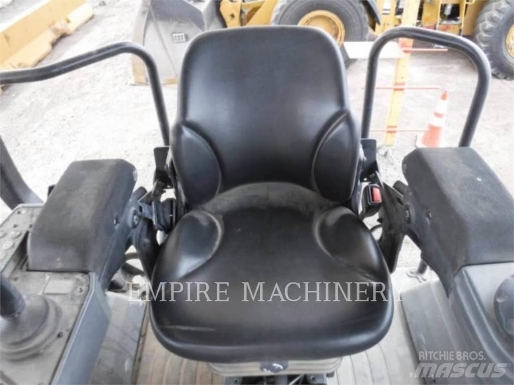 CAT CB13 Rouleaux tandem