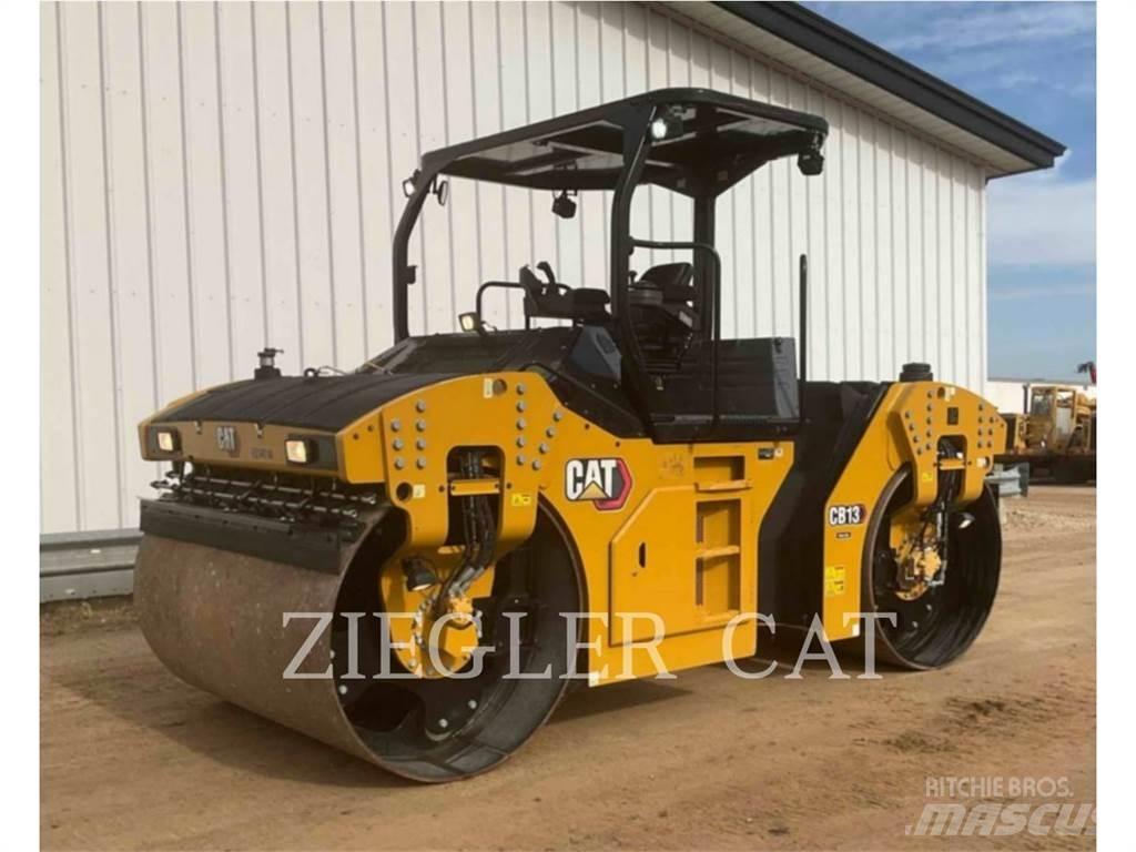 CAT CB13 Compacteur de sol