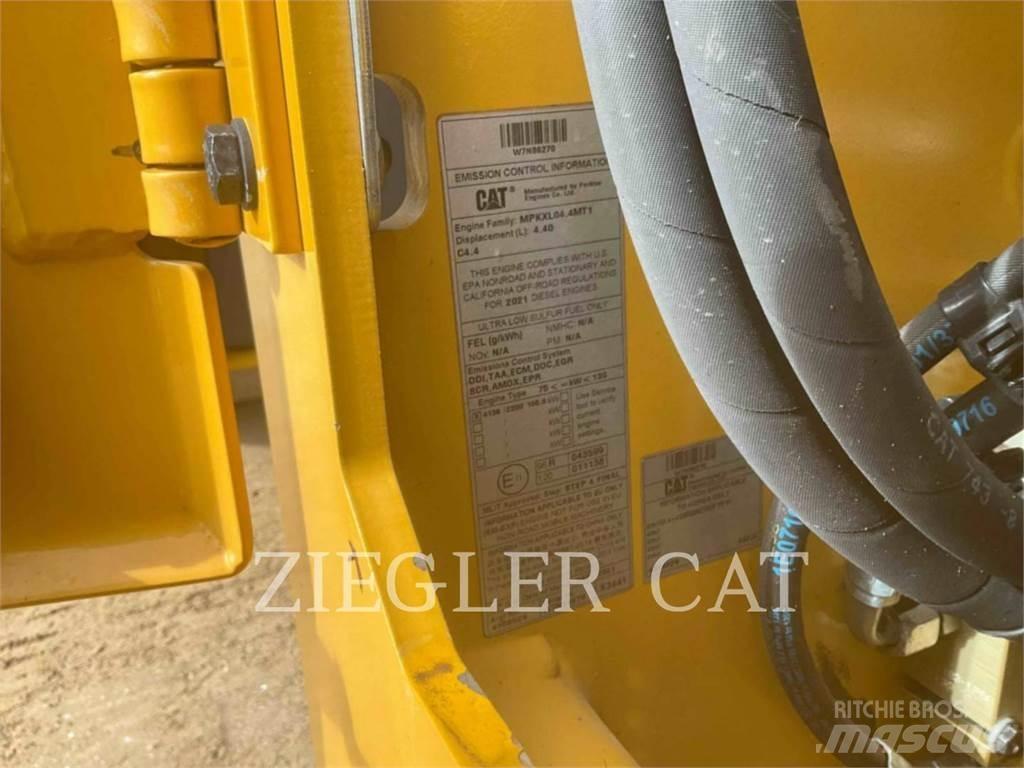 CAT CB13 Compacteur de sol