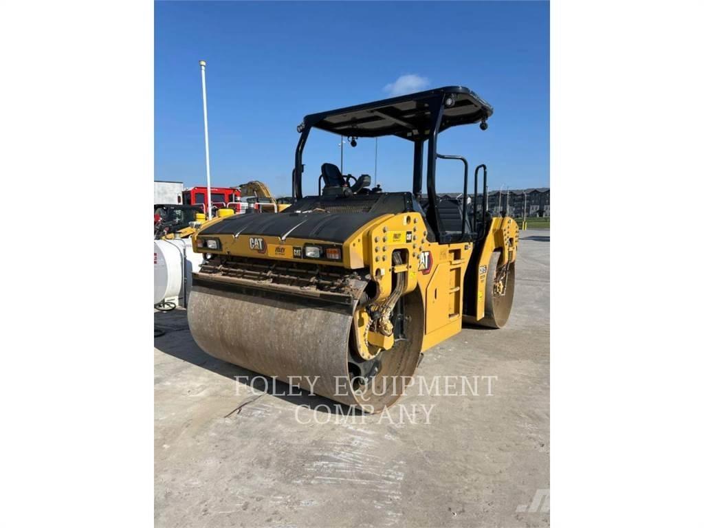 CAT CB15 Compacteur de sol