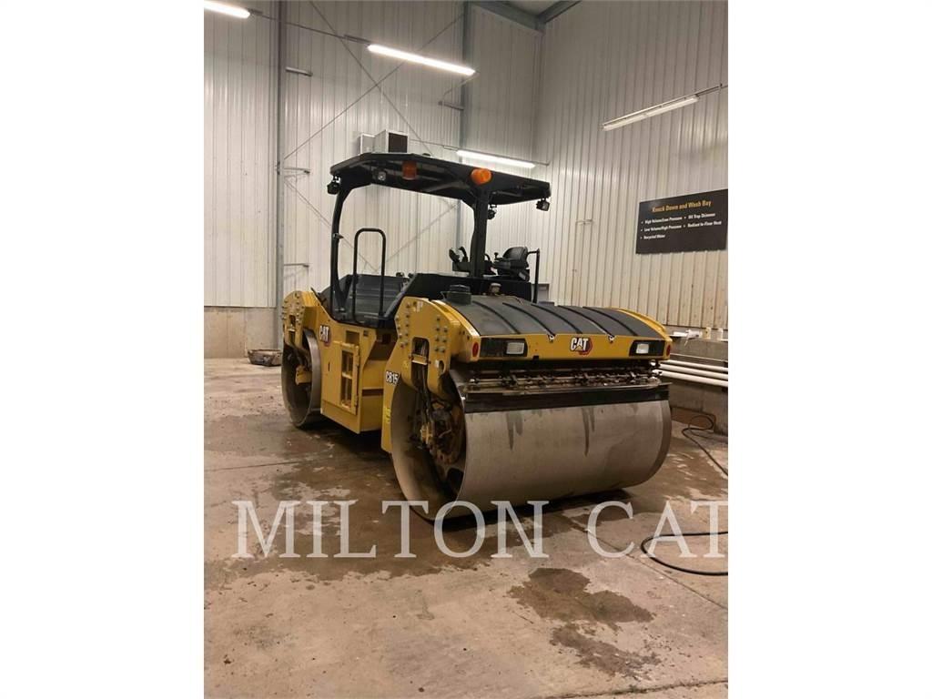 CAT CB15 Compacteur de sol
