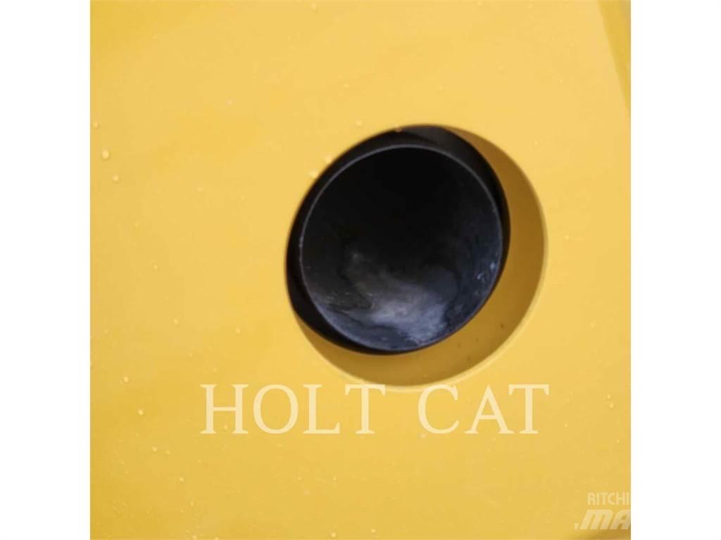 CAT CB15 Chargeuse sur pneus