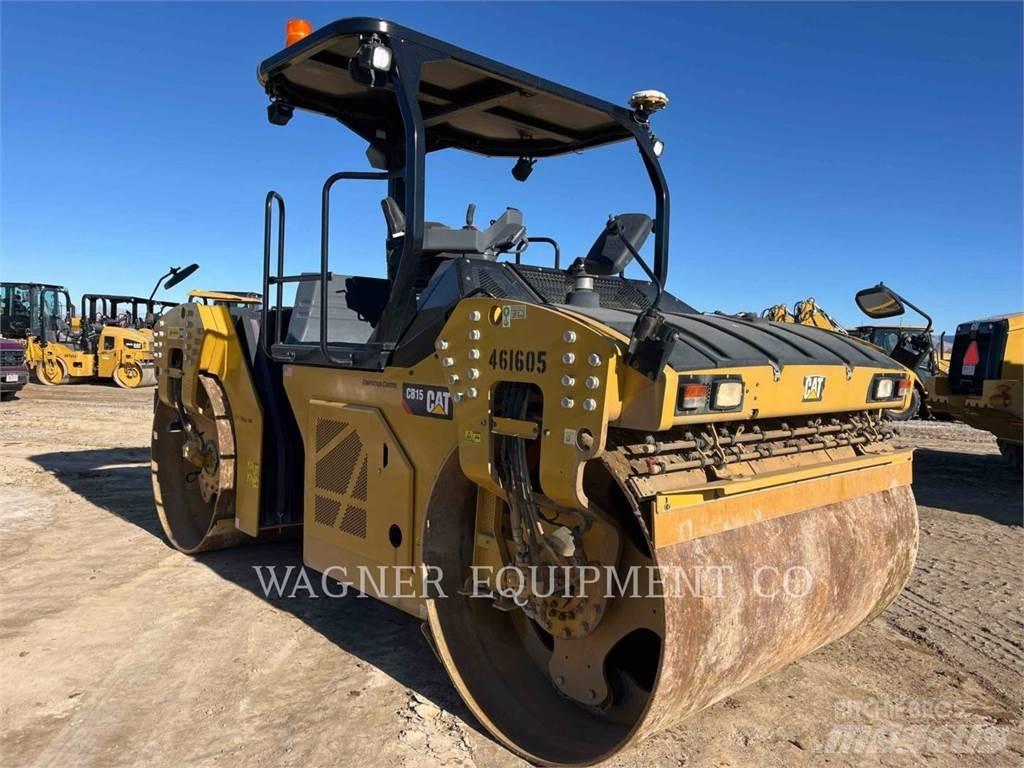 CAT CB15 Compacteur de sol