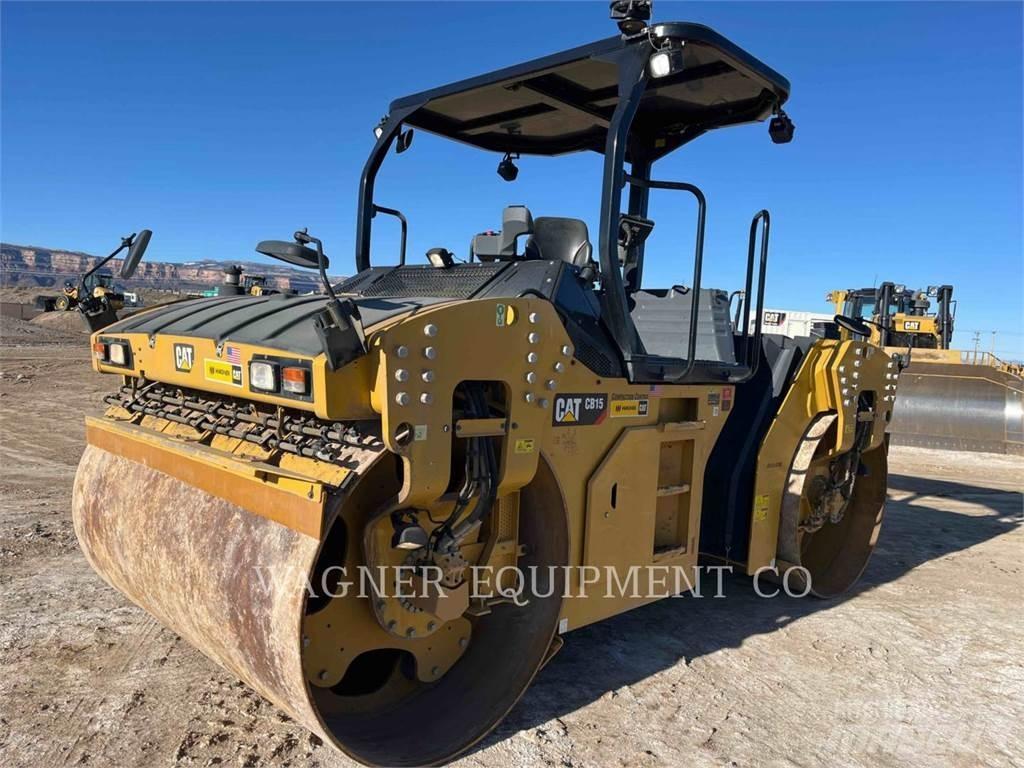 CAT CB15 Compacteur de sol