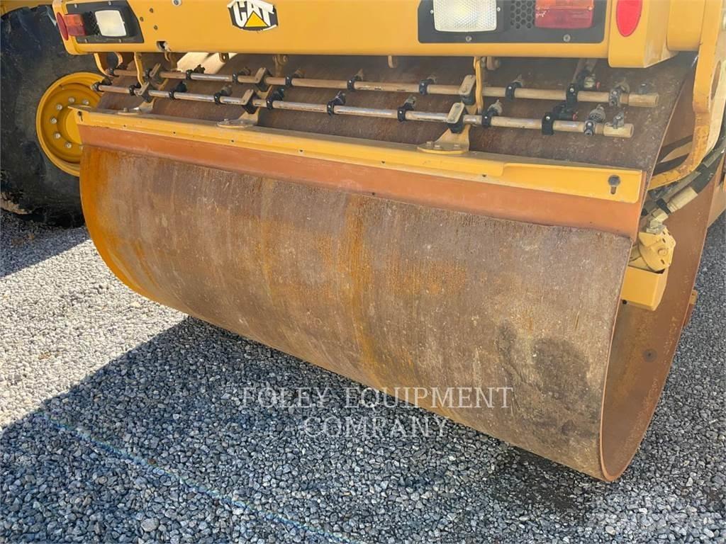 CAT CB15-01 Compacteur de sol
