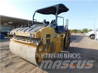 CAT CB15 5A Rouleaux tandem