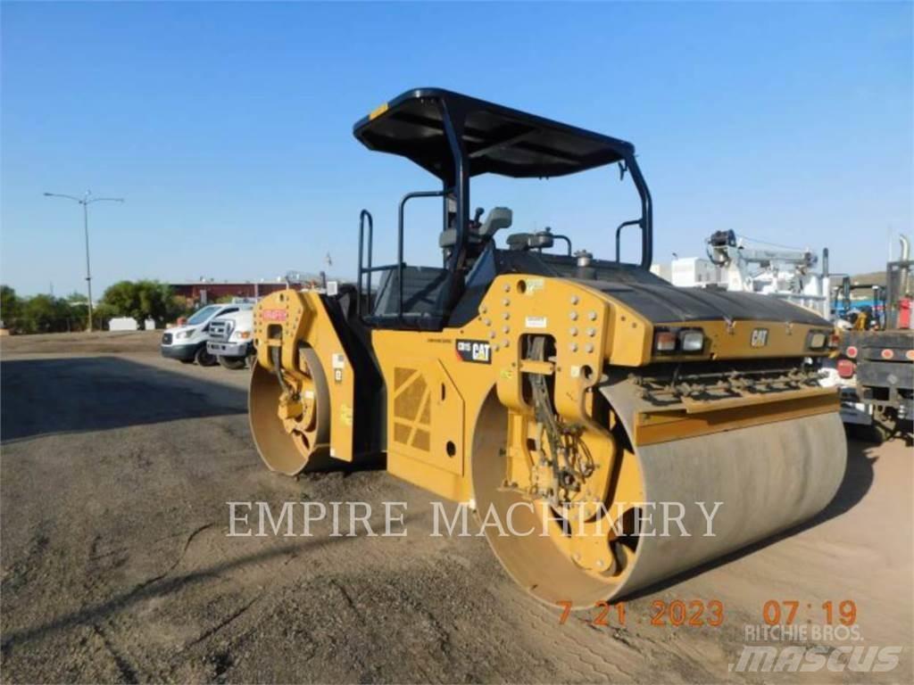 CAT CB15 5A Rouleaux tandem
