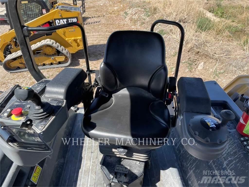 CAT CB15 CW Rouleaux tandem