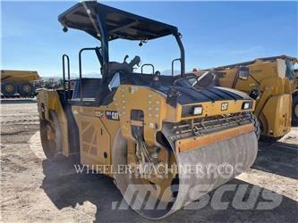 CAT CB15 VV Rouleaux tandem