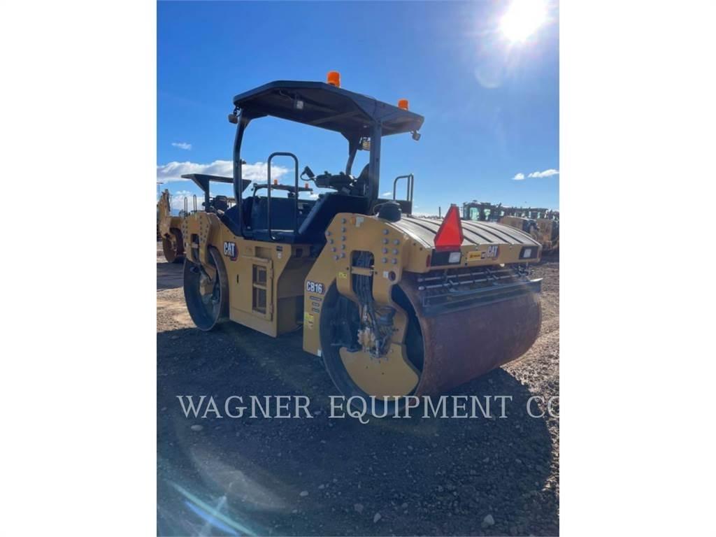 CAT CB16 Compacteur de sol