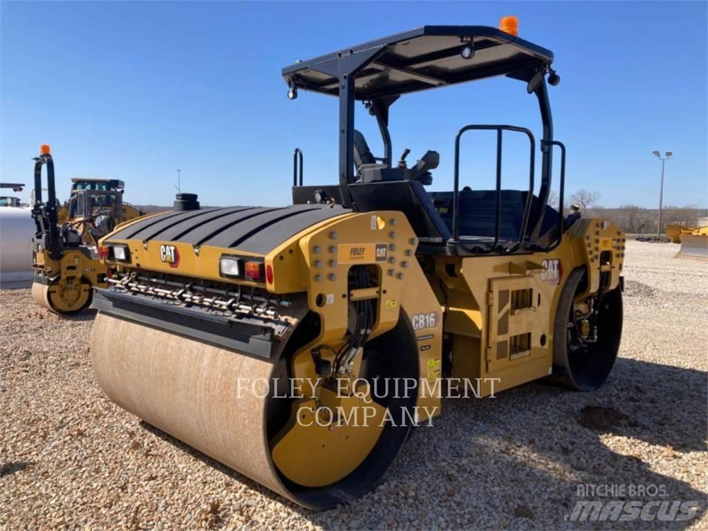 CAT CB16 Compacteur de sol
