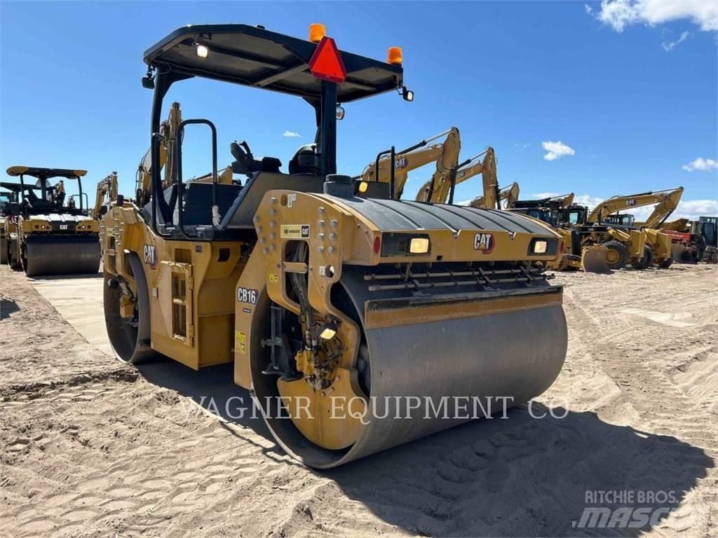 CAT CB16 Compacteur de sol