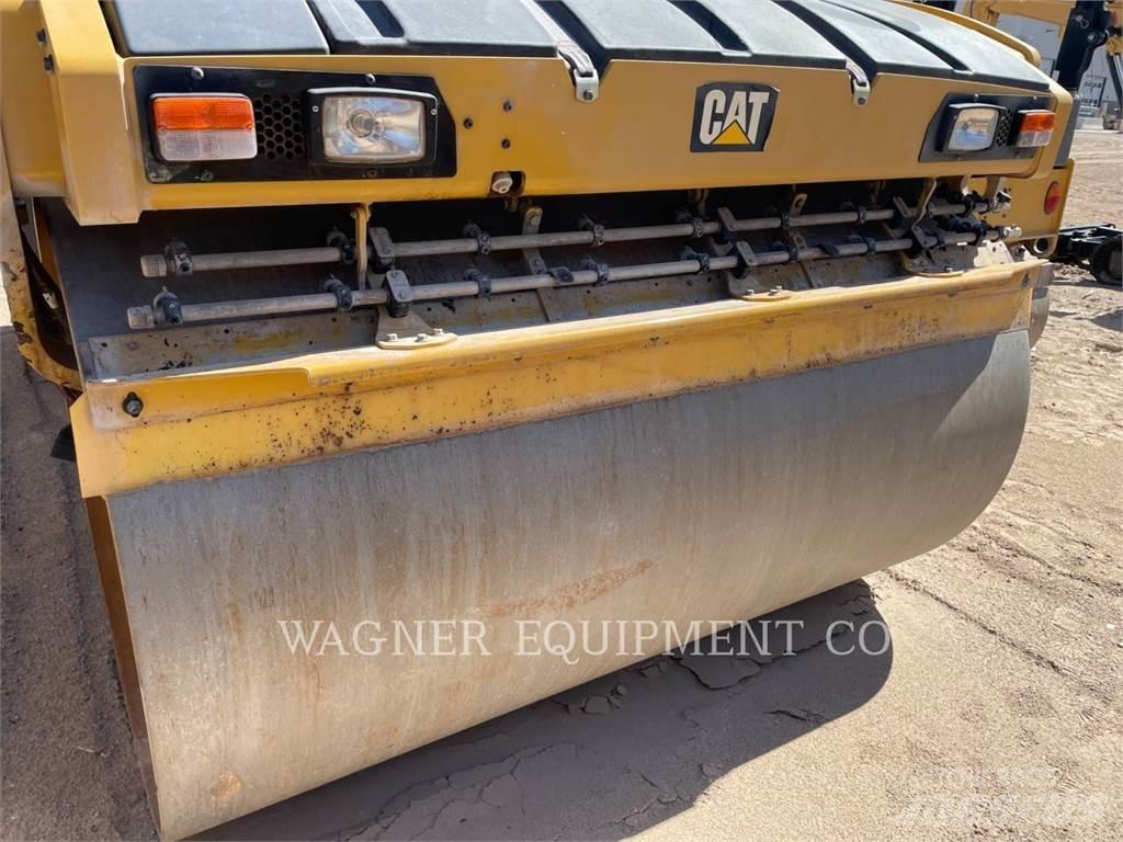 CAT CB16 Compacteur de sol