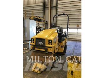 CAT CB2.5 Compacteur de sol