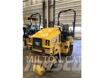 CAT CB2.5 Compacteur de sol