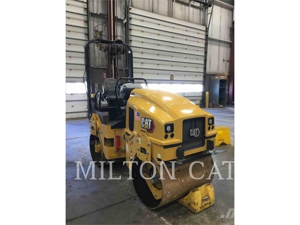CAT CB2.5 Compacteur de sol