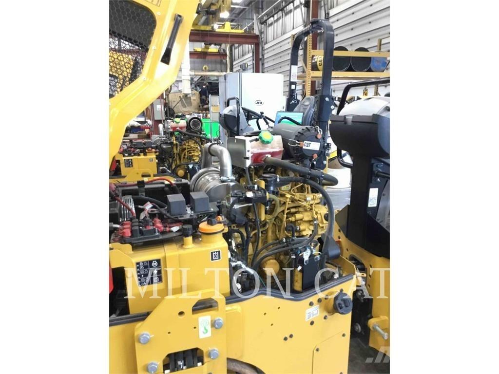 CAT CB2.5 Compacteur de sol