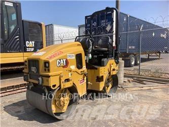 CAT CB2.5 Compacteur de sol