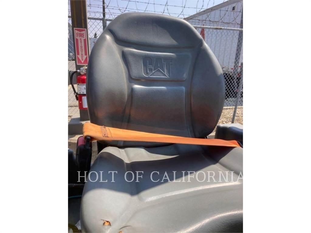 CAT CB2.5 Compacteur de sol