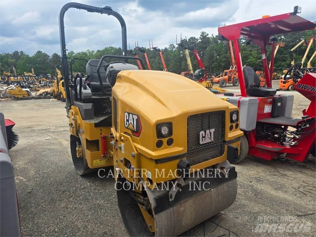 CAT CB2.5 Compacteur de sol