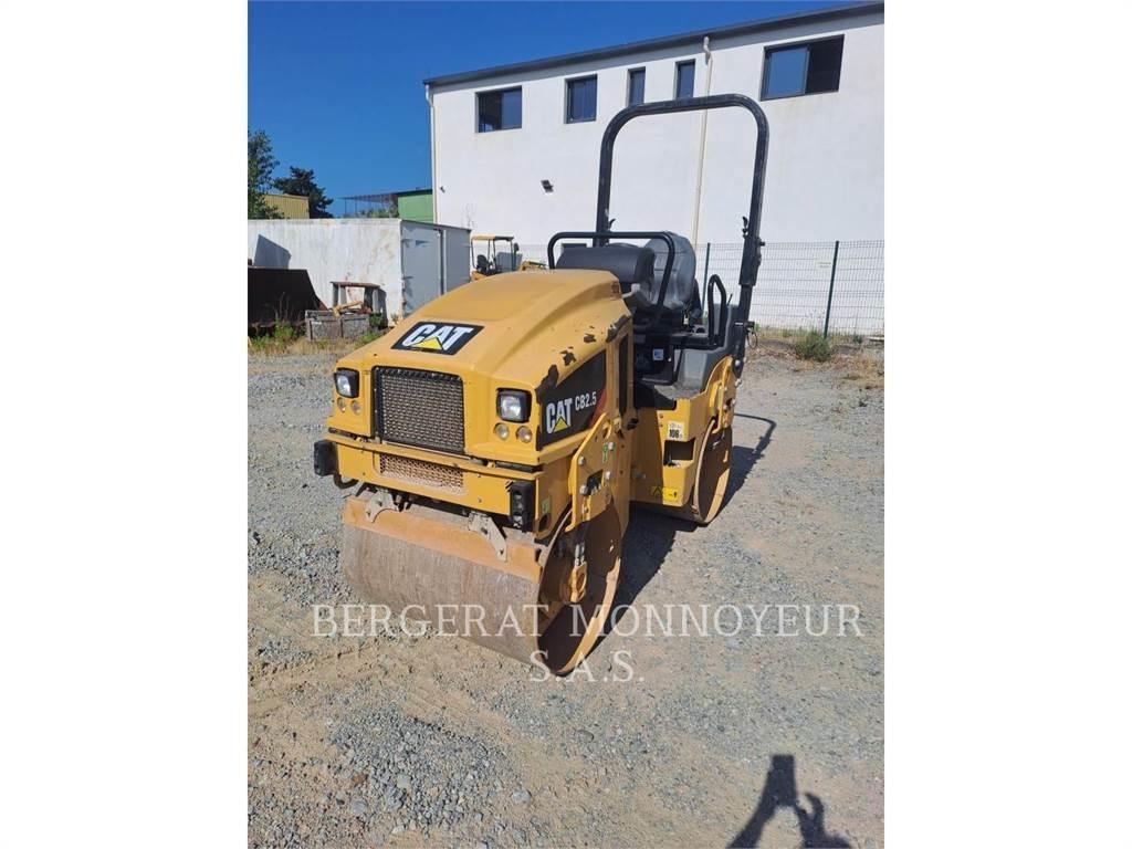 CAT CB2.5 Compacteur de sol